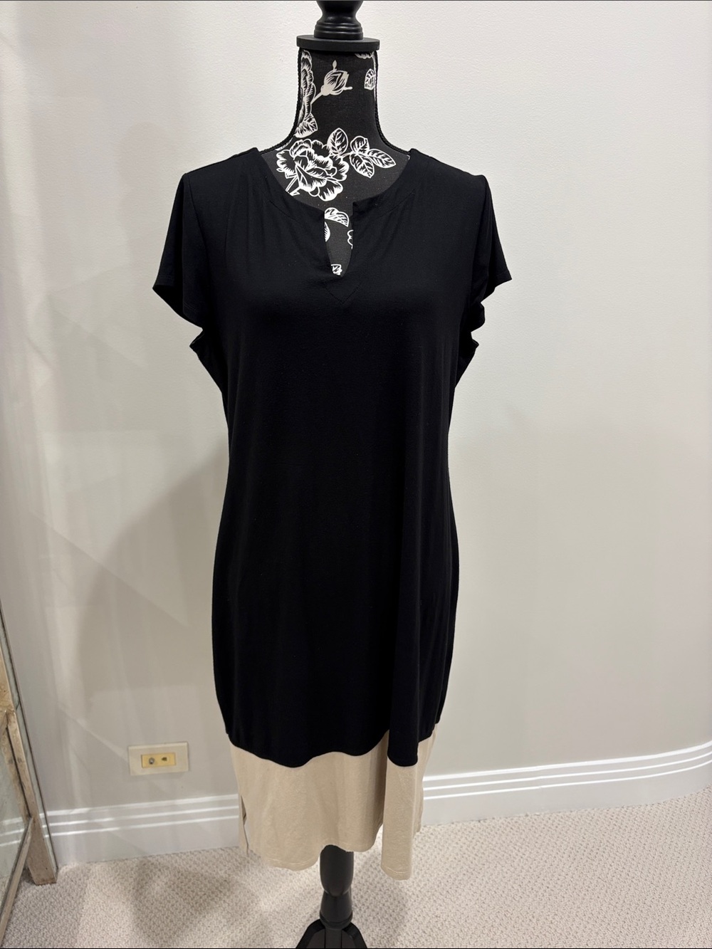 Chico’s black/taupe dress size 2